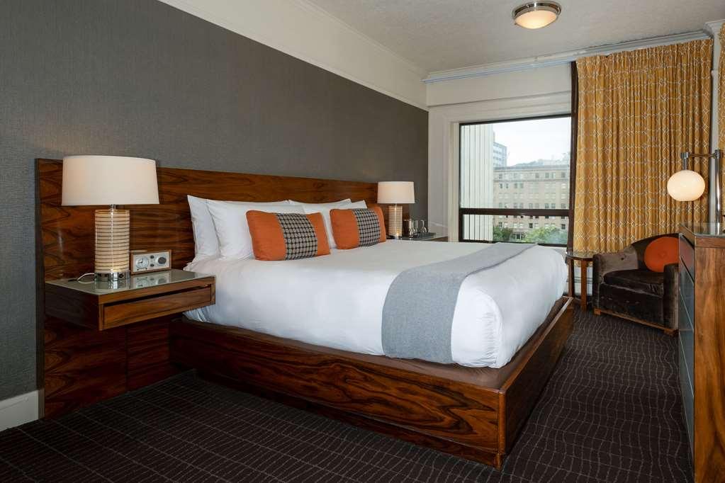 Lucia Hotel 4*