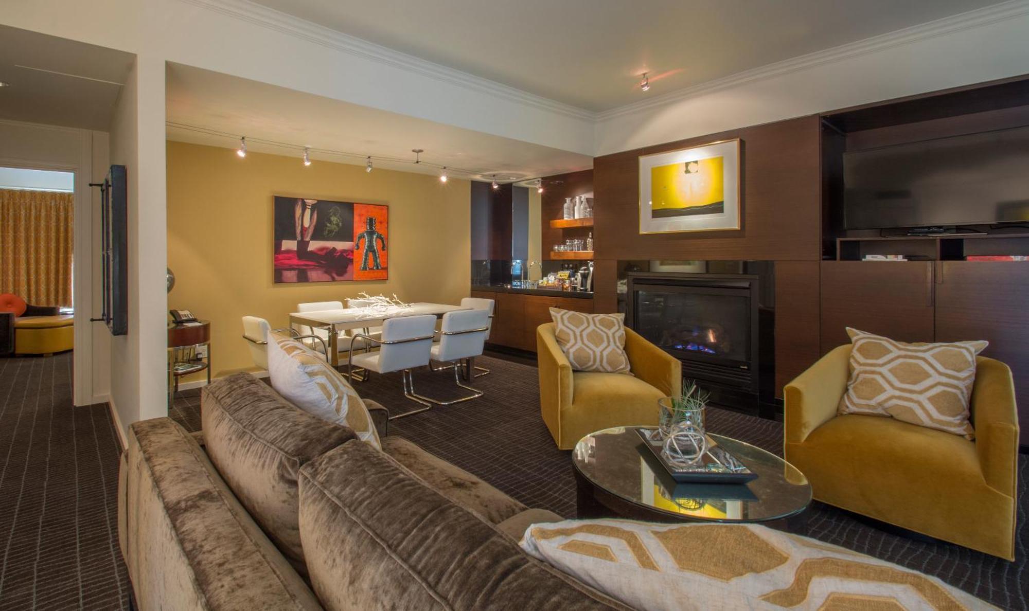 Lucia 4* Portland