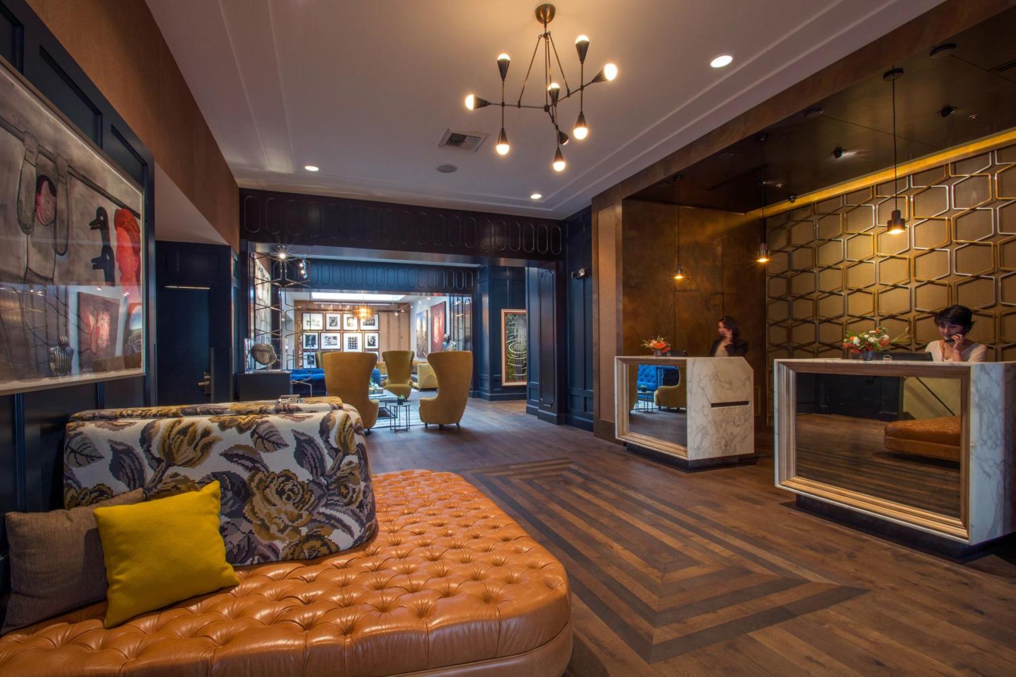 Lucia Hotel