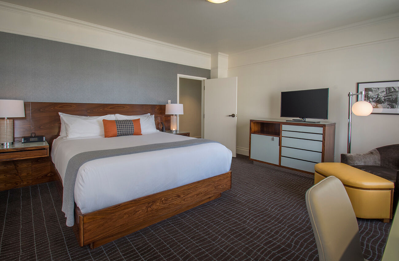 Lucia Hotel 4*
